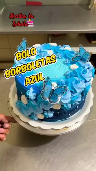 bolo de borboleta azul e rosa